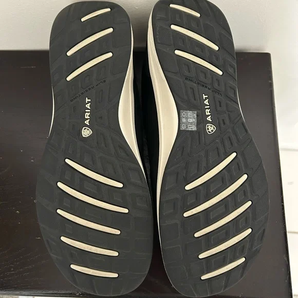 ARIAT Buckeye Waterproof Shoe EUC SZ 11 - Picture 8 of 14